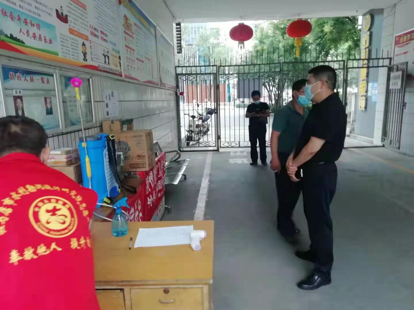設計院秦院長到家屬院1.jpg